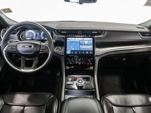 Used 2024 Jeep Grand Cherokee L Limited w/ Luxury Tech Group II AWD/4WD image 16