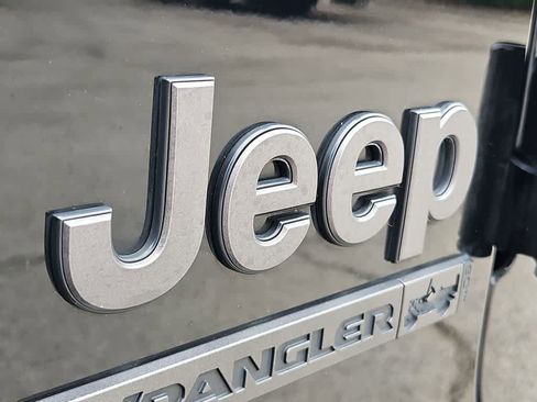 Used 2021 Jeep Wrangler Sport AWD/4WD image 12