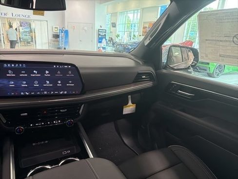New 2026 Chevrolet Tahoe Premier w/ Sun And Tow Package AWD/4WD image 23