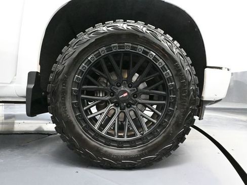 Used 2025 Chevrolet Silverado 1500 RST image 18