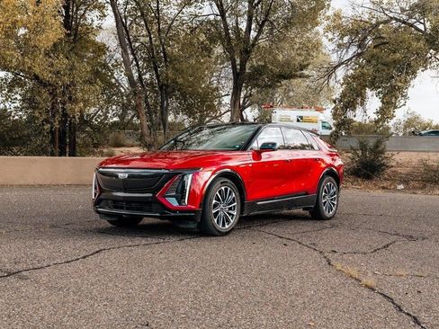 Used 2025 Cadillac Lyriq Sport w/ LPO, Floor Liner Package RWD image 3