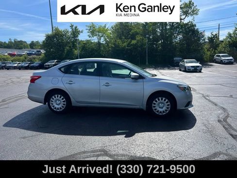 Used 2016 Nissan Sentra S FWD image 4