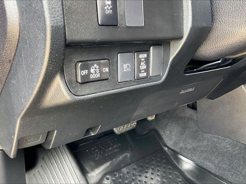 Used 2022 Toyota Tacoma TRD Sport w/ Technology Package AWD/4WD image 35