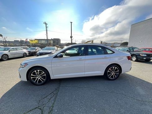 Certified 2023 Volkswagen Jetta Sport image 5