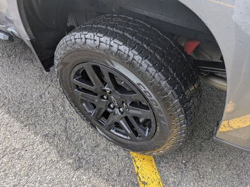 Used 2021 Chevrolet Silverado 1500 Custom Trail Boss image 37