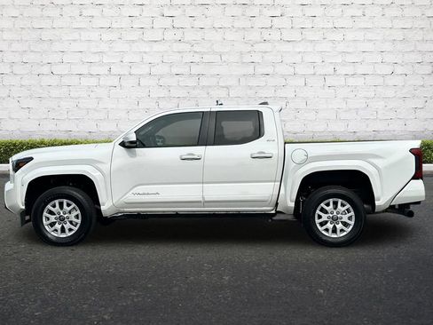 Used 2025 Toyota Tacoma SR5 image 7