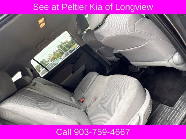 Used 2023 Toyota Highlander LE FWD image 11