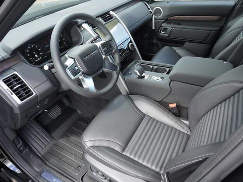 New 2026 Land Rover Discovery S AWD/4WD image 18
