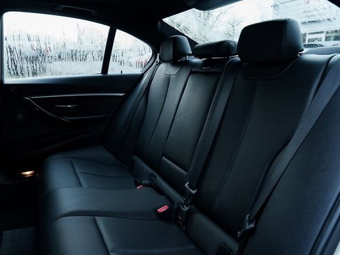 Used 2017 BMW 340i xDrive Sedan image 23