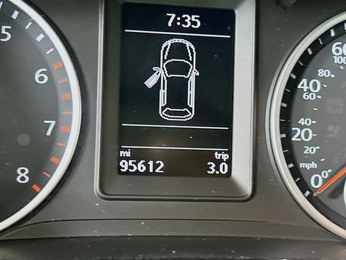 Used 2016 Volkswagen Tiguan SE image 19