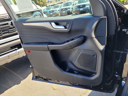 New 2025 Ford Escape SE image 37