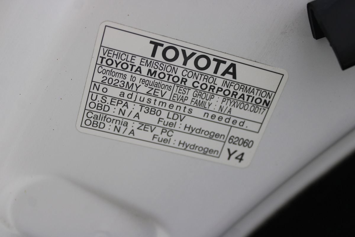 Used 2023 Toyota Mirai w/ Advanced Technology Package RWD image 33