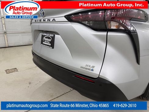 Used 2023 Toyota Sienna XLE AWD/4WD image 51