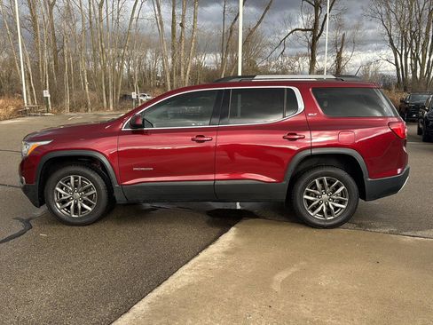 Used 2018 GMC Acadia SLT image 2