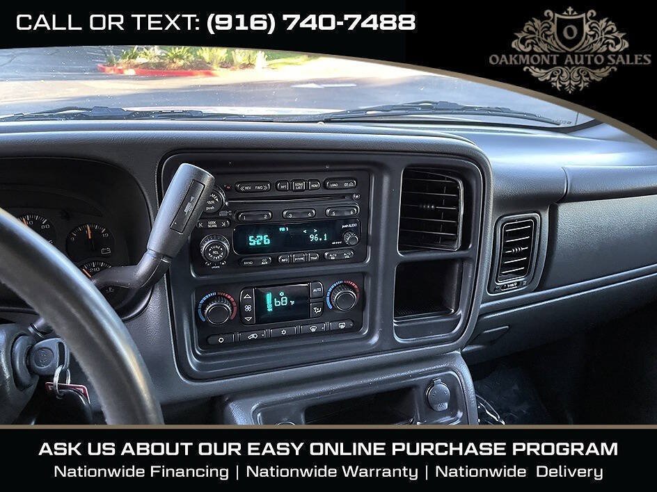 Used 2004 Chevrolet Avalanche 2500 w/ Preferred Equipment Group AWD/4WD image 29