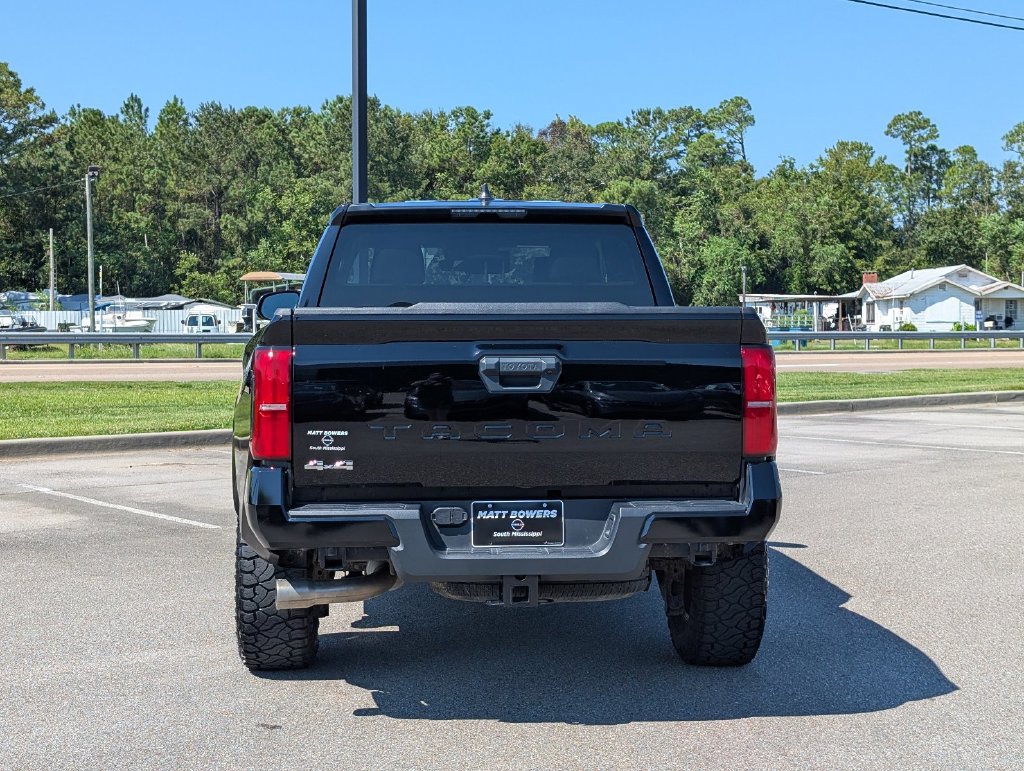 Used 2025 Toyota Tacoma SR5 AWD/4WD image 7