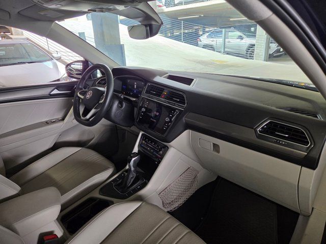 Used 2023 Volkswagen Tiguan SE FWD image 19