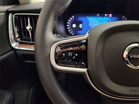 New 2026 Volvo V60 B5 Cross Country Plus w/ Protection Package Premier image 28