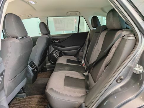 Used 2025 Subaru Outback Premium AWD/4WD image 12