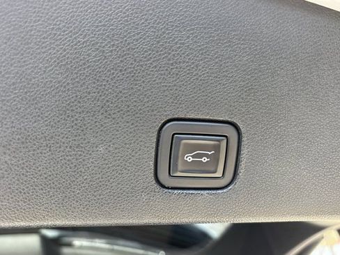 Used 2020 Cadillac XT6 Premium Luxury w/ Platinum Package AWD/4WD image 10