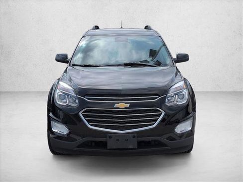 Used 2017 Chevrolet Equinox LT image 2
