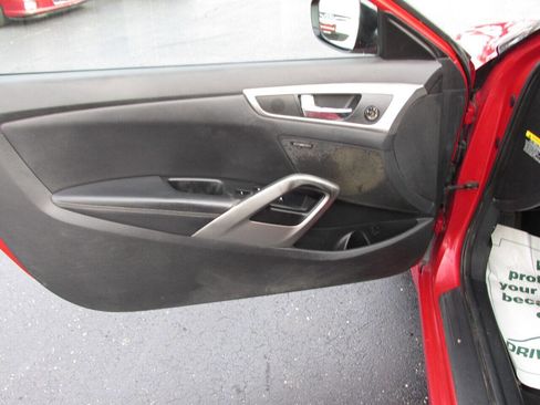 Used 2013 Hyundai Veloster w/ Style Pkg FWD image 15
