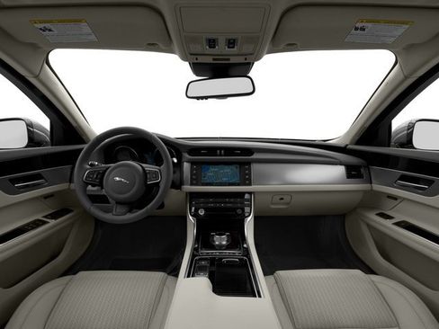 Used 2016 Jaguar XF Prestige RWD image 9