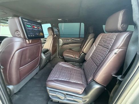 Used 2024 Cadillac Escalade ESV Sport Platinum w/ LPO, ONYX Package AWD/4WD image 17