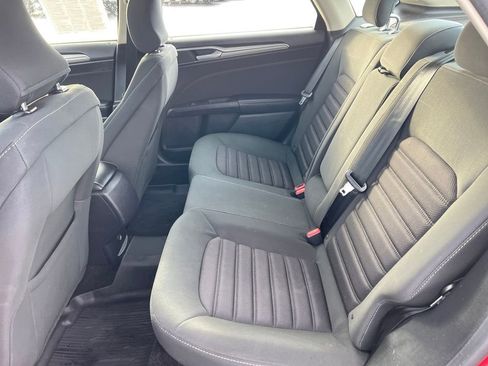 Used 2018 Ford Fusion SE image 21