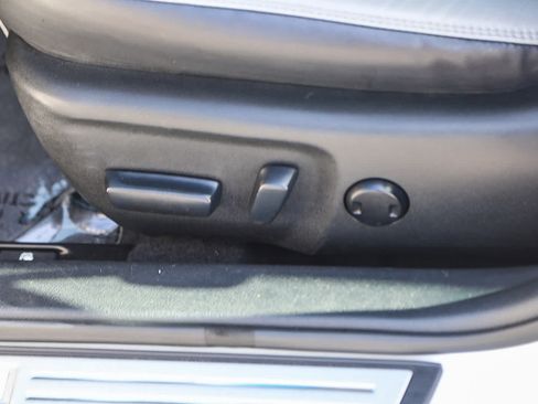 Used 2016 Toyota Camry SE FWD image 19