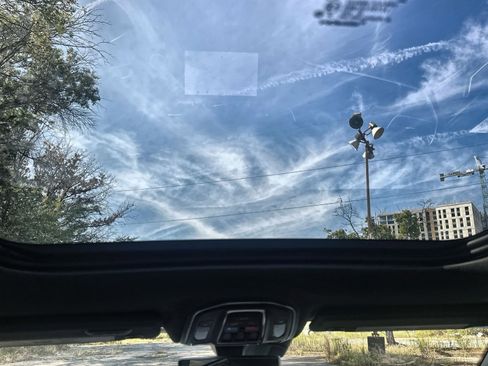 New 2025 Jeep Grand Cherokee Limited w/ Luxury Tech Group II image 24