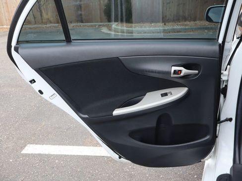 Used 2010 Toyota Corolla S image 24