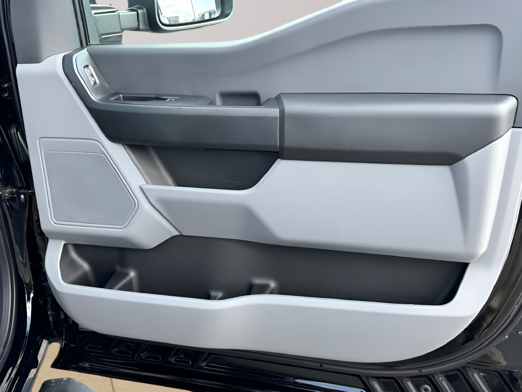 Used 2025 Ford F350 XL w/ XL Chrome Package RWD image 29
