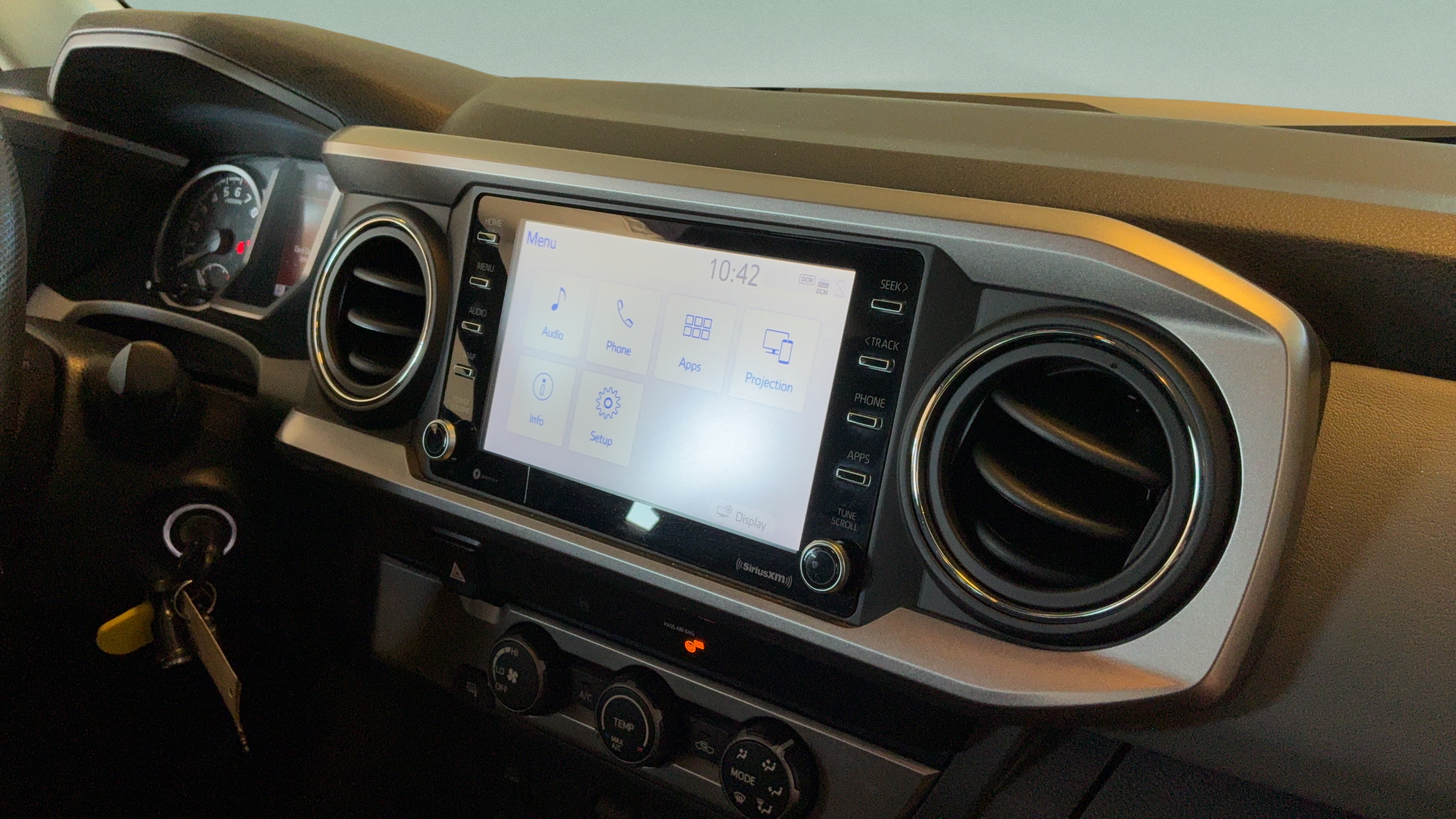 Used 2020 Toyota Tacoma SR5 RWD image 36