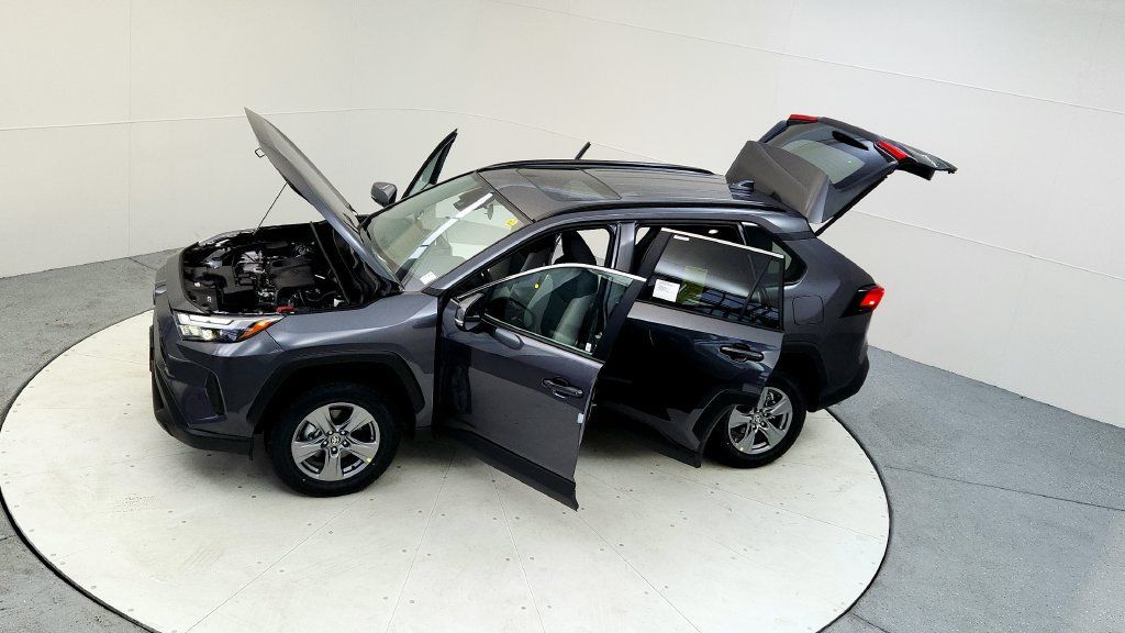 Certified 2024 Toyota RAV4 XLE w/ Convenience Package AWD/4WD image 18