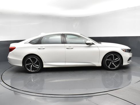 Used 2020 Honda Accord Sport image 3