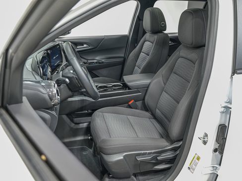 Used 2025 Chevrolet Equinox LT w/ Safety and Technology Package AWD/4WD image 15
