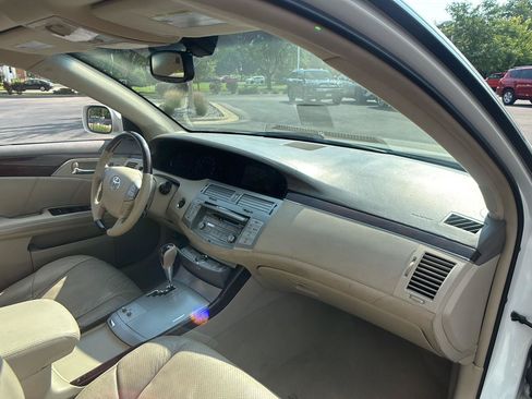 Used 2010 Toyota Avalon Limited FWD image 14