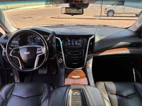 Used 2020 Cadillac Escalade Premium Luxury AWD/4WD image 23