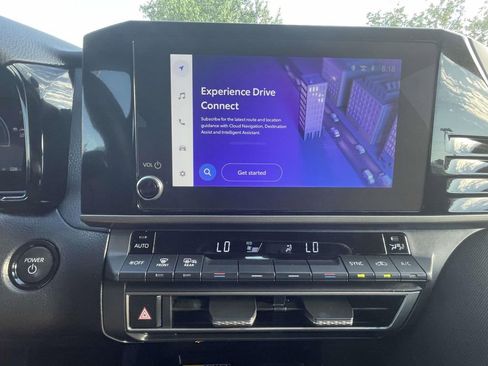 Used 2025 Toyota Camry LE image 33