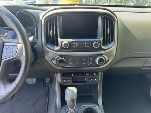 Used 2022 GMC Canyon AT4 image 9