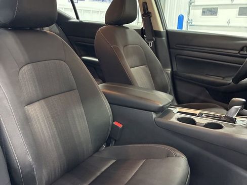 Used 2025 Nissan Altima 2.5 S image 32