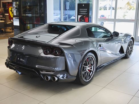 Used 2021 Ferrari 812 GTS image 54