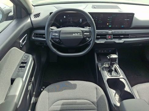 Used 2025 Kia K4 EX FWD image 11