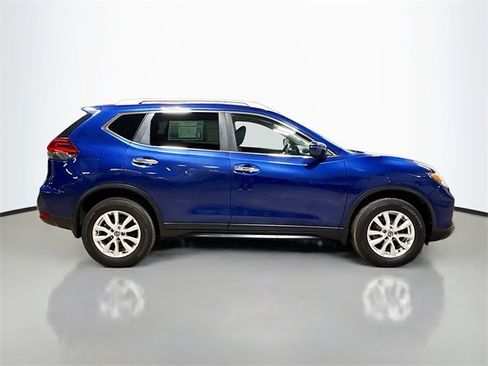 Used 2020 Nissan Rogue SV image 6