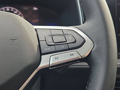 New 2025 Volkswagen Taos SE AWD/4WD image 16