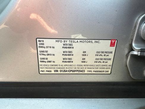 Used 2013 Tesla Model S Performance RWD image 9