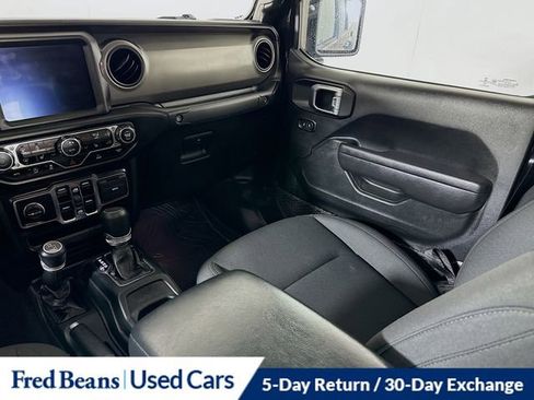 Certified 2022 Jeep Gladiator Willys image 25