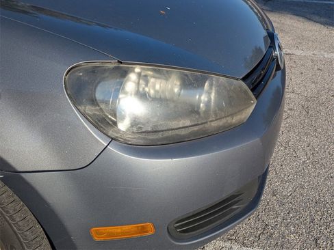 Used 2011 Volkswagen Golf 4-Door image 8