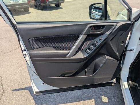 Used 2018 Subaru Forester 2.5i Premium AWD/4WD image 12